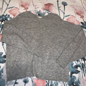 GRAY SWEATER